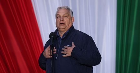 Upada imperium medialne Viktora Orbana. "Fabryka kłamstw"
