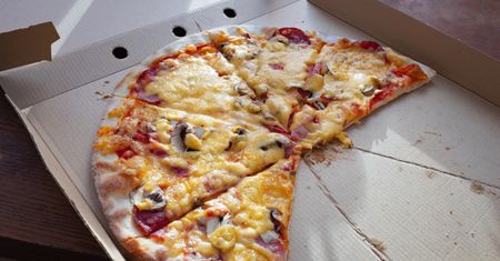 Gdzie wyrzucić pudełko po pizzy? Nagminnie popełniamy błąd