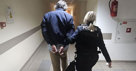 Był tak pijany, że nie wiedział, co niszczy. Turysta uszkodził świetlne dzieło sztuki