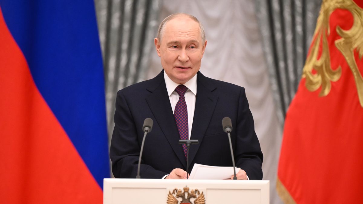 Russian President Vladimir Putin speaks during a ceremony to present state awards to teachers and mentors of participants in Russia's special military operation during Teacher?s Day celebrations at the Kremlin in Moscow, Russia, 05 October 2026. EPA/GAVRIIL GRIGOROV/SPUTNIK/KREMLIN POOL MANDATORY CREDIT Dostawca: PAP/EPA.