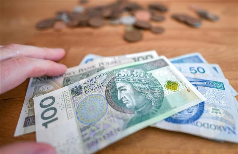 GUS podał nowe dane. Tyle wyniosło przeciętne wynagrodzenie brutto w gospodarce w 2024 r.