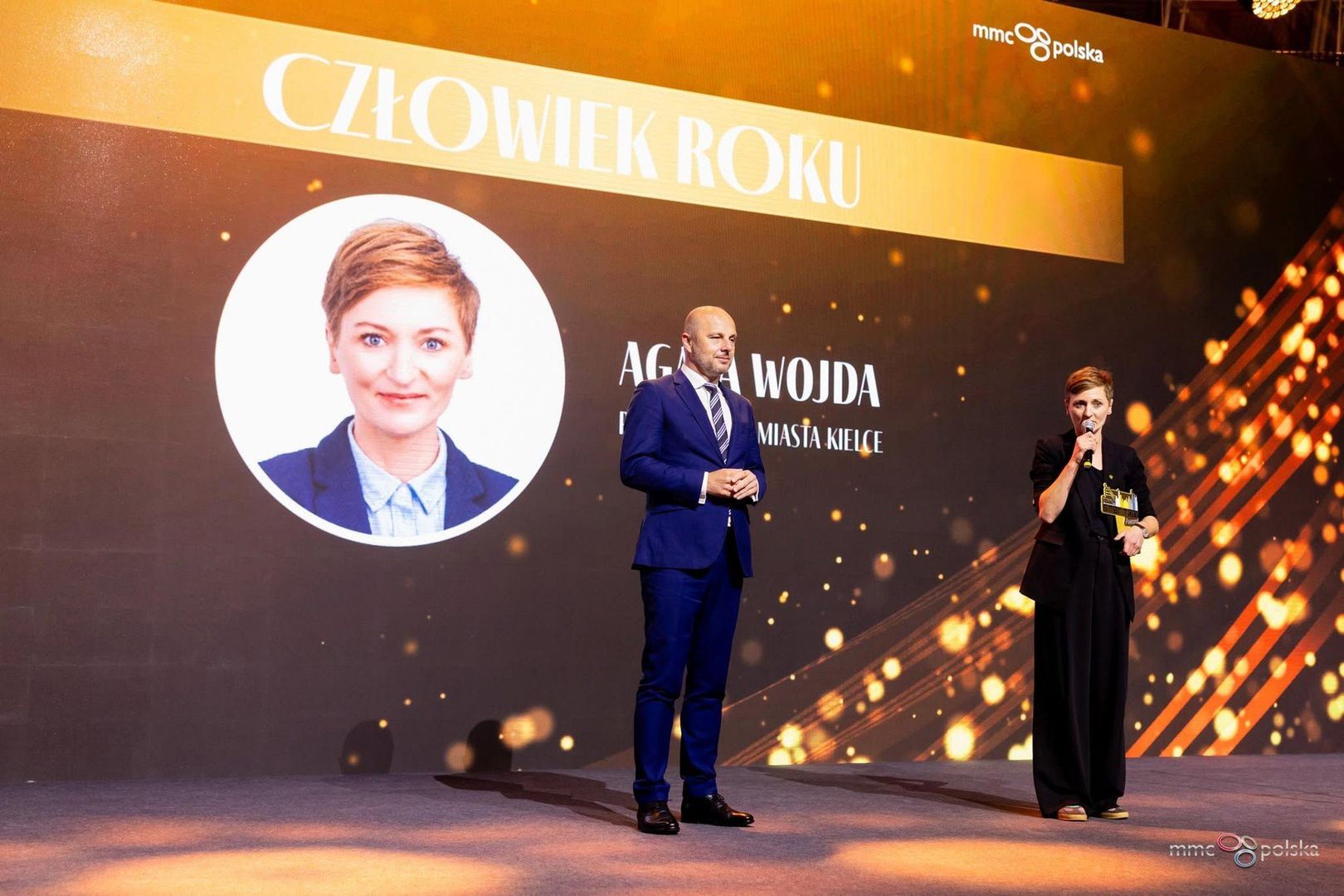 Wyróżnienie w kategorii Człowiek Roku przyznawane jest przedstawicielom samorządów i firm, których działania wprowadzają rzeczywiste zmiany w miastach – nie tylko na poziomie infrastruktury, ale też w podejściu do mieszkańców, innowacji i zrównoważonego rozwoju. 