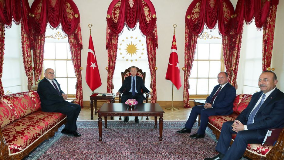 Minister Spraw Zagranicznych Zbigniew Rau podczas spotkania z prezydentem Turcji.