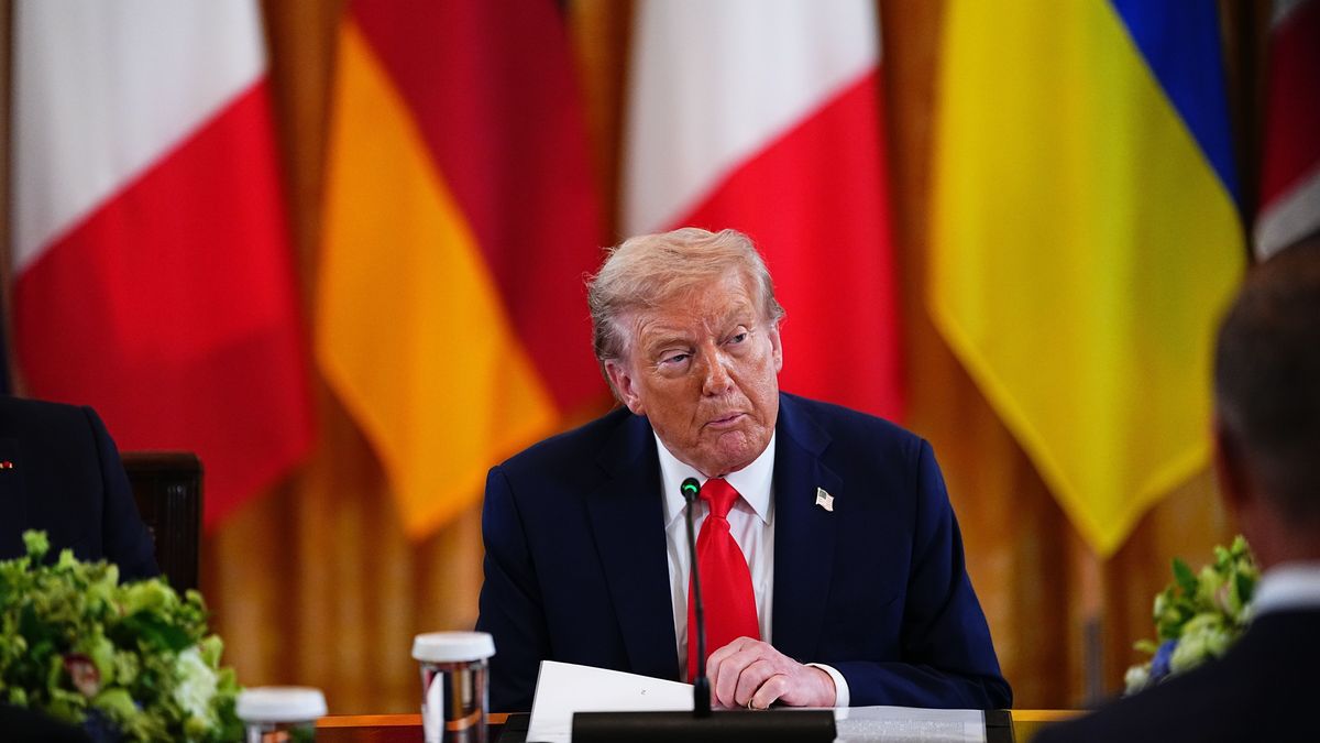 United States President Donald J Trump makes remarks as he participates in a Multilateral Meeting with European Leaders in the East Room of the White House in Washington, DC, USA, 18 August 2025. European Leaders are at the White House in support of President Zelenskyy following President Trump?s meeting with President Vladimir Putin of Russia in Anchorage, Alaska, USA, on August 15, 2025. EPA/AARON SCHWARTZ / POOL Dostawca: PAP/EPA.