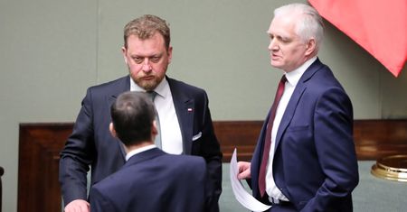 Ministerstwo zdrowia i maseczki. "Biznesowa aktywność brata". Jarosław Gowin o kłopotach Szumowskiego