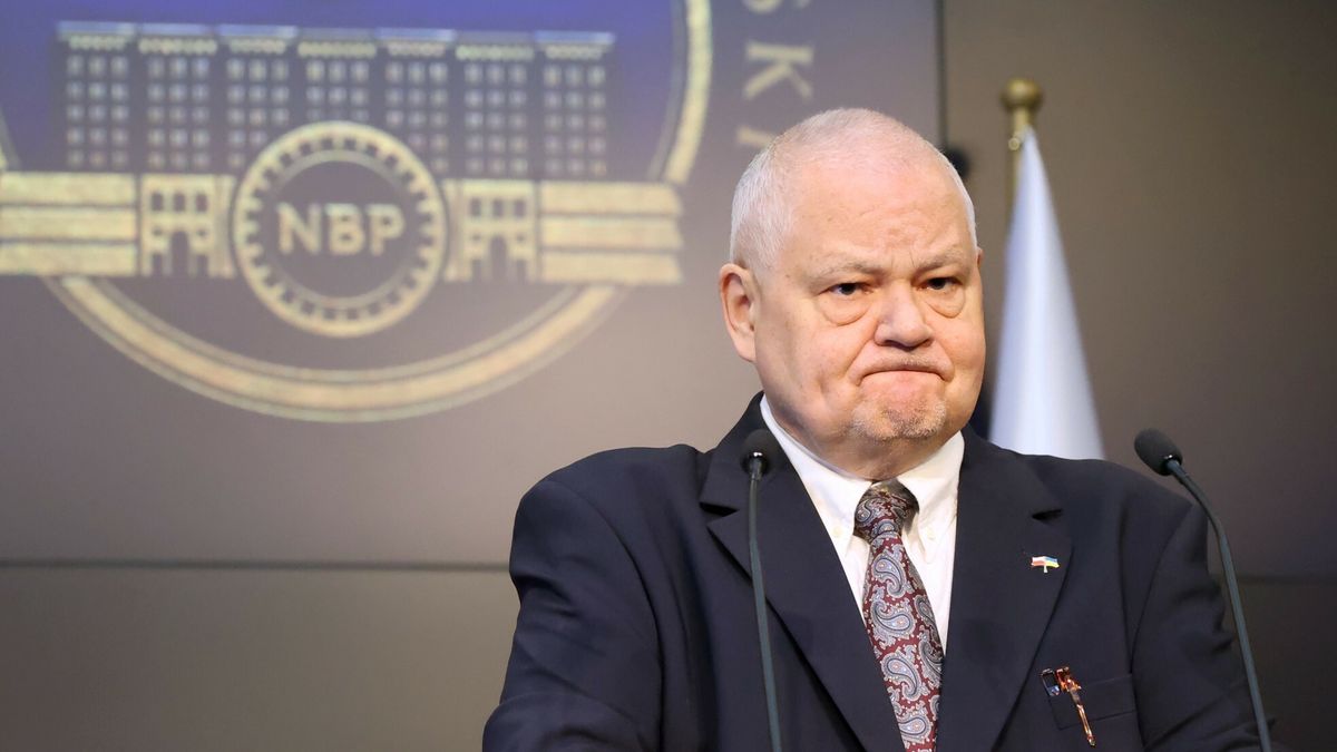 Konferencja prasowa prezesa NBP Adama Glapi?skiegoFot. Piotr Molecki/East News, Warszawa, 06.05.2022. Konferencja prasowa prezesa NBP Adama Glapinskiego po kolejnej podwyzce stop procentowych.Piotr Molecki