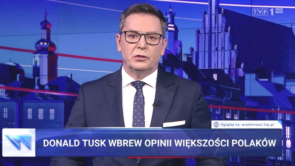W "Wiadomościach" pokazano sondaż uderzający w Donalda Tuska