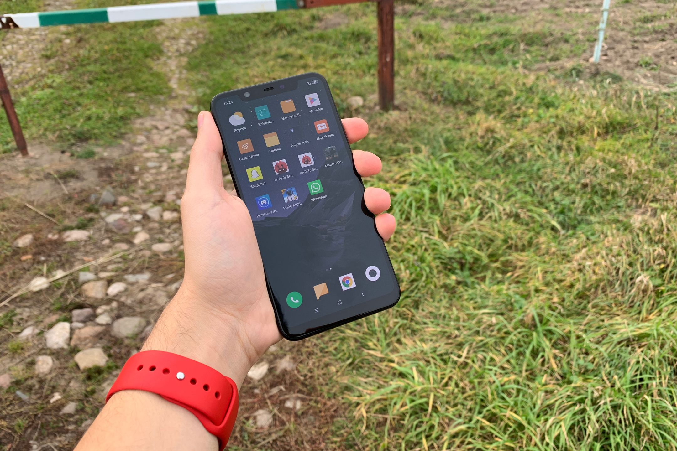 Test Xiaomi Mi 8 – przypomina iPhone'a X, ale nie ceną 24