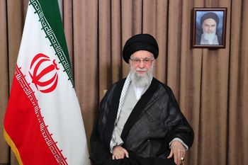 Iran "nie ulegnie presji". Ali Chamenei zabiera głos ws. uranu