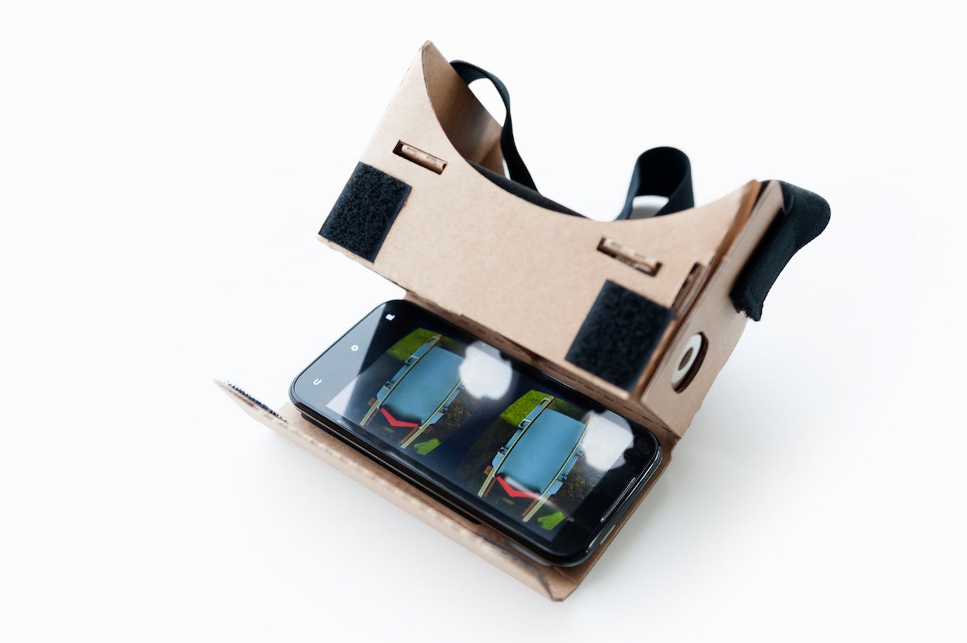 W skrócie: gogle VR Modecoma, Galaxy S6 edge vs broń palna i Nexus 5 (2015) 3