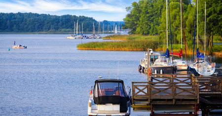 Mazury. Do Biura Rzeczy Znalezionych trafiła... motorówka
