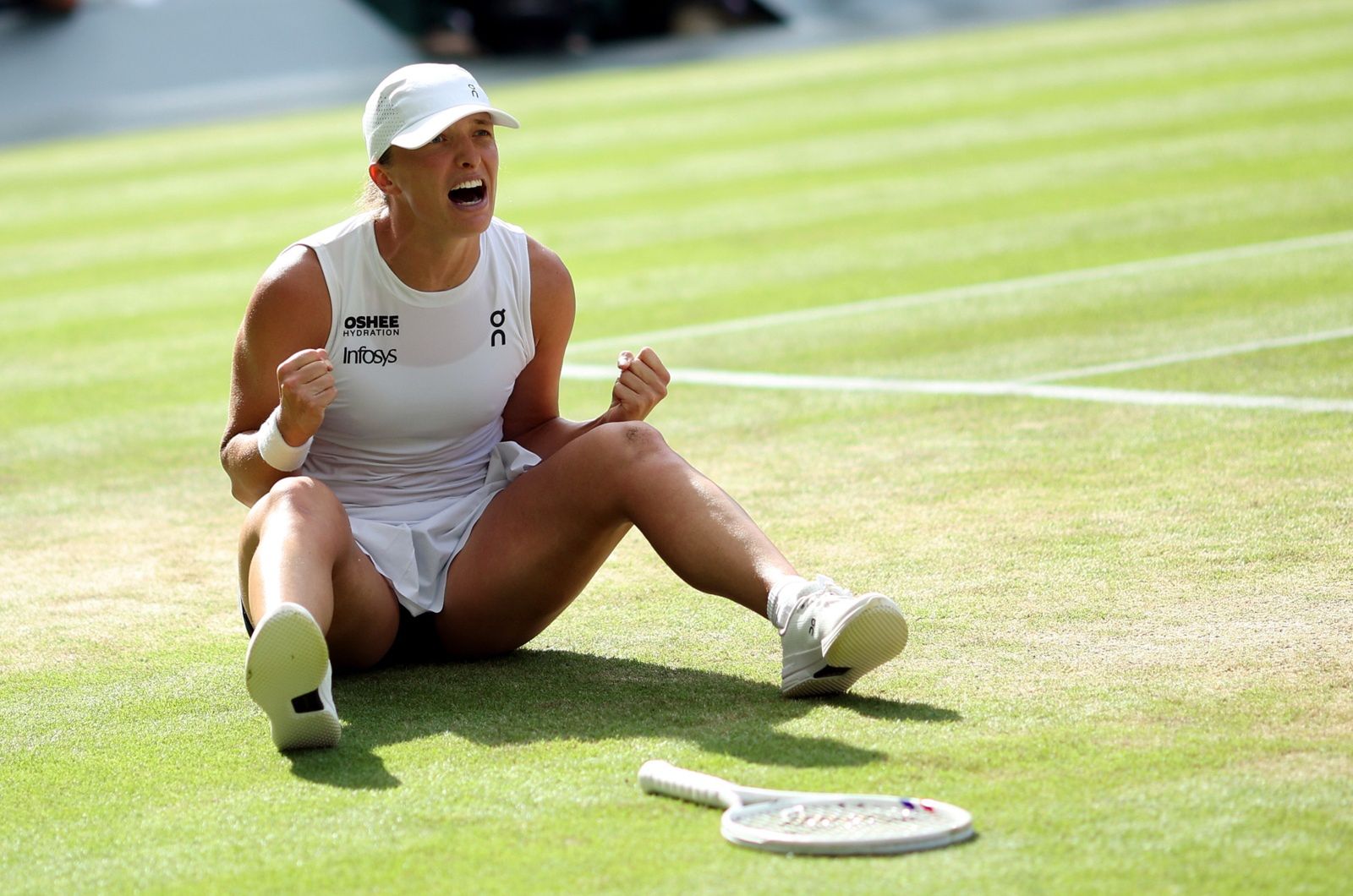 Iga Świątek sekundy po ostatniej piłce w finale Wimbledonu