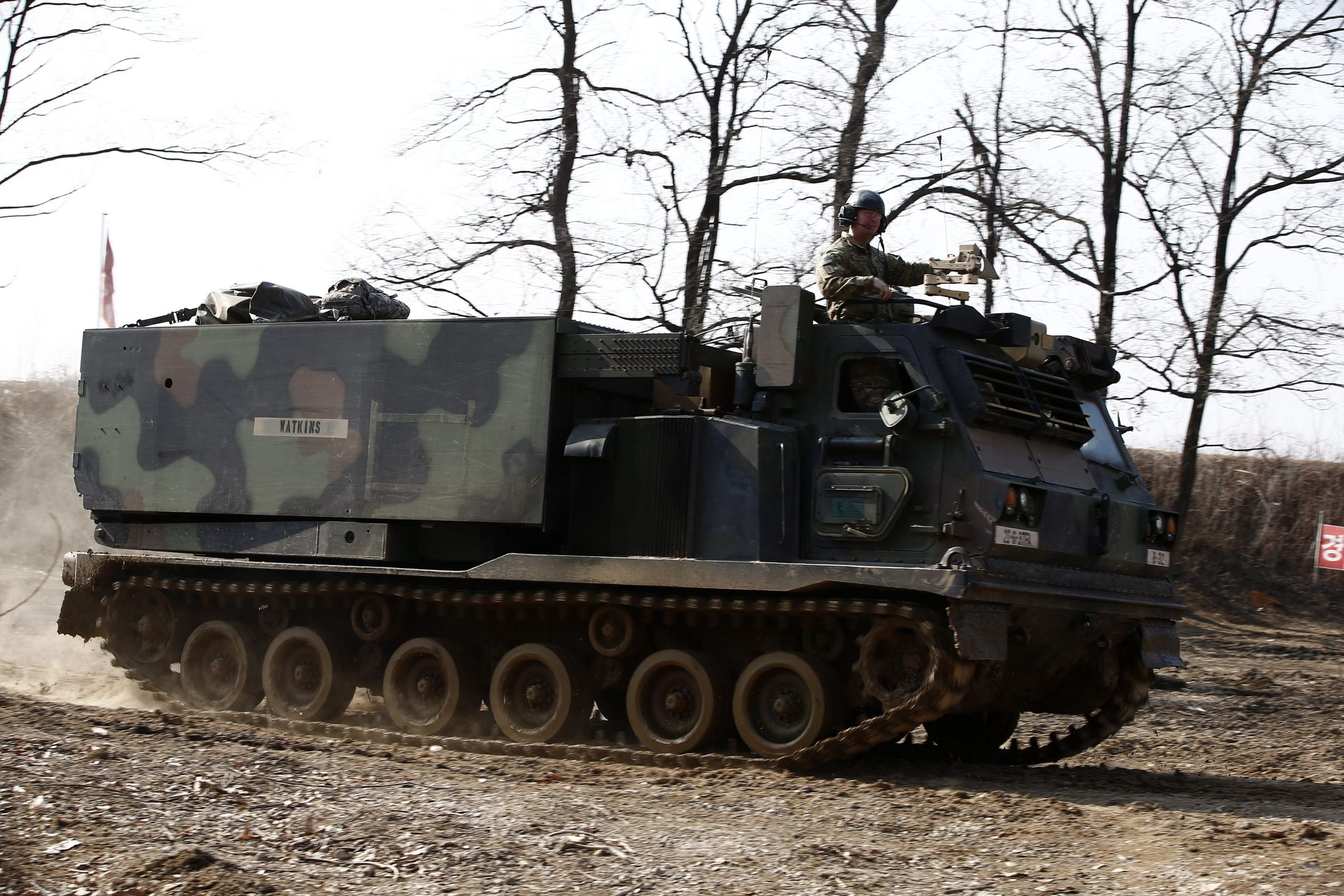 North Korean leader Kim Jong-un orders nuclear weapons readinessepa05193632 US Army soldiers and multiple launcher rocket system (MLRS) deploy for their regular field training exercise near the demilitarized zone (DMZ) in Paju, in the Gyeonggi-do Province, South Korea, 04 March 2016.  North Korea leader Kim Jong-Un said the military should also be ready to carry out pre-emptive attacks, North Korea's state media reported. Kim stressed 'the need to get the nuclear warheads deployed for national defense always on standby so as to be fired any moment,' he was reported as saying. Communist North Korea's nuclear and military activity this year has heightened tensions on the peninsula and brought international condemnation. It carried out a nuclear test on 06 January 2016, a long-range rocket launch on 07 February 2016, and fired a series of projectiles into the sea off its eastern coast on 03 March 2016.  EPA/JEON HEON-KYUN Dostawca: PAP/EPA.JEON HEON-KYUN