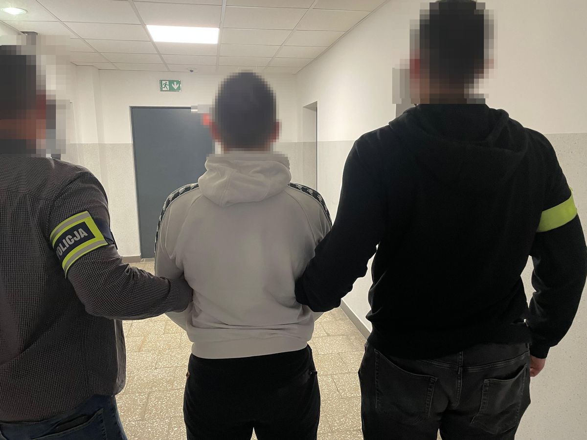Zatrzymany na gorącym uczynku 16-latek z Katowic. Uczestniczył w oszustwie "na wypadek” i miał przy sobie narkotyki