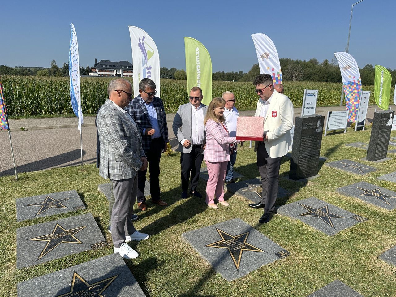 Szelemnt: Kolejni wybitni sportowcy odsłonili swoje gwiazdy w Alei Olimpijczyków i Mistrzów Sportu
