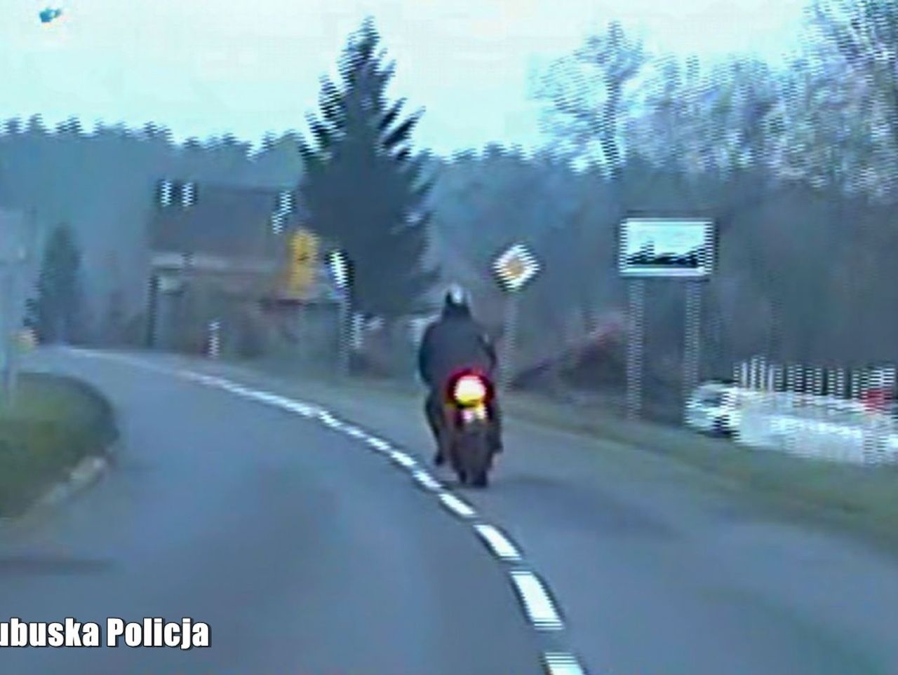 Wschowa: Motocyklista uciekał przed policją. Nie miał prawa kierować
