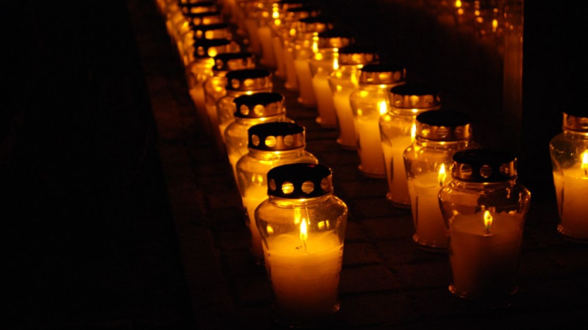 Spór o picie alkoholu na cmentarzu