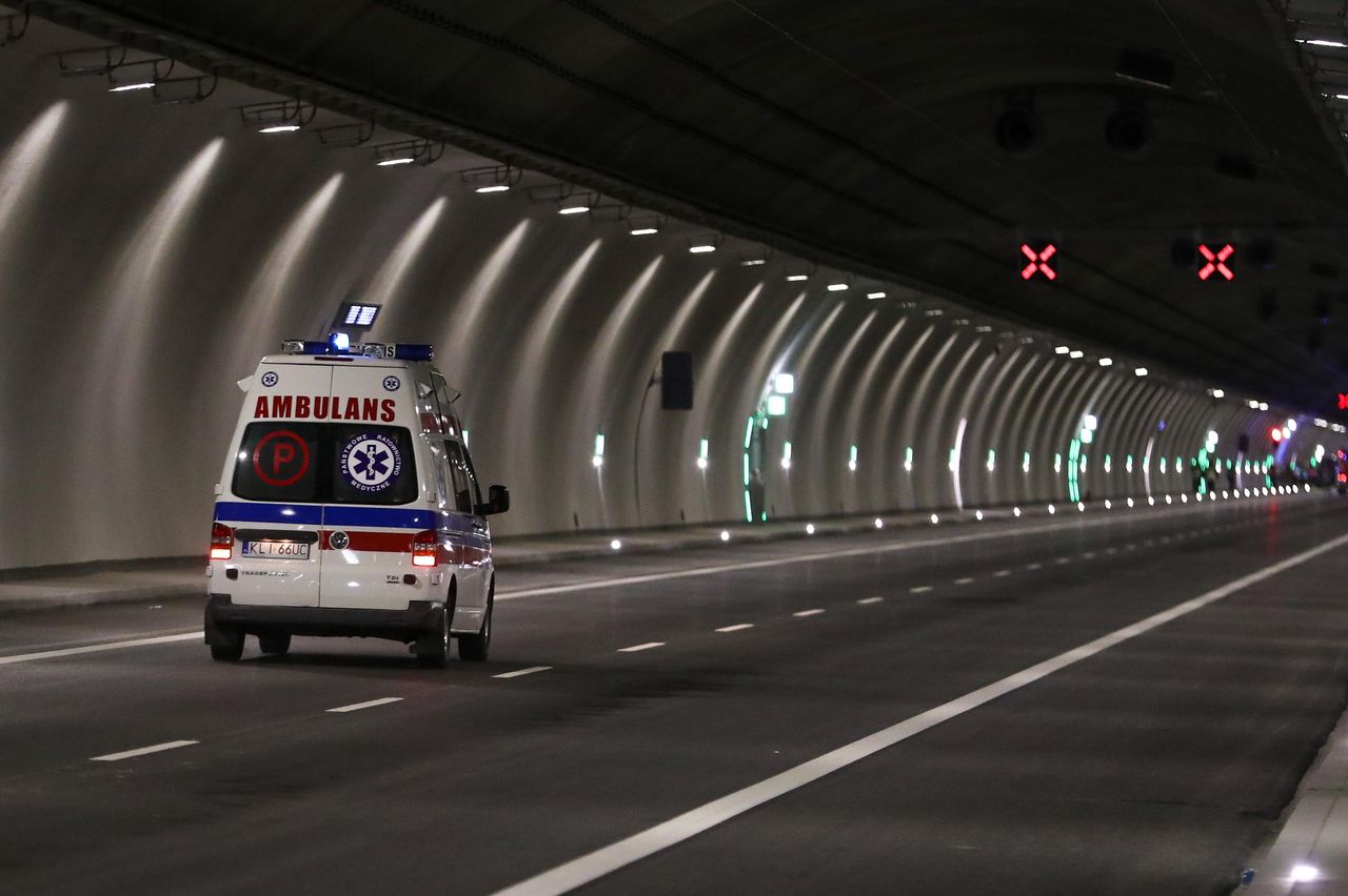 Korki na Zakopiance. Nawigacja radzi omijać nowo otwarty tunel