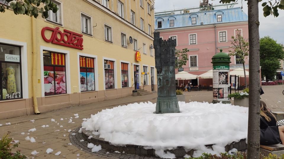 Piana w fontannie na Placu Wolności w Lublinie