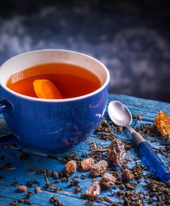 Znajdź herbatę dla siebie. Gorący napar pomoże na uciążliwe dolegliwości