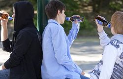 Dajesz dziecku szampana na sylwestra? Uważaj!