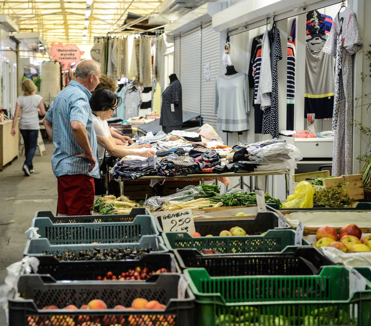 Oni zyskali na zakazie handlu. Sprzedawcy pracują w każdą niedzielę