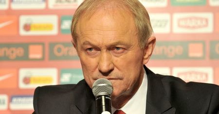 Niepokojące doniesienia TVP: Franciszek Smuda w stanie krytycznym. "Prognozy lekarzy z godziny na godzinę są coraz mniej optymistyczne"