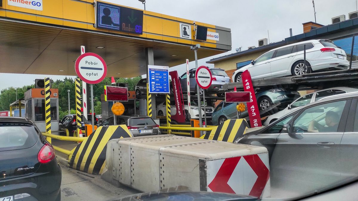 Unijne przepisy od 2035 r. nie zakazują rejestracji w innych państwach UE aut spalinowych "z drugiej ręki"