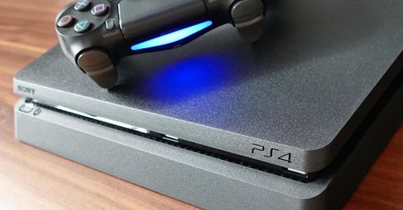 100 milionów egzemplarzy PlayStation 4