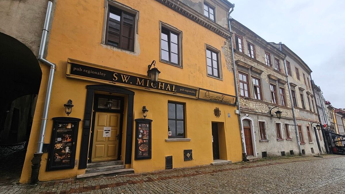Św. Michał - pub regionalny i Queen Mama przy ul. Grodzkiej 16