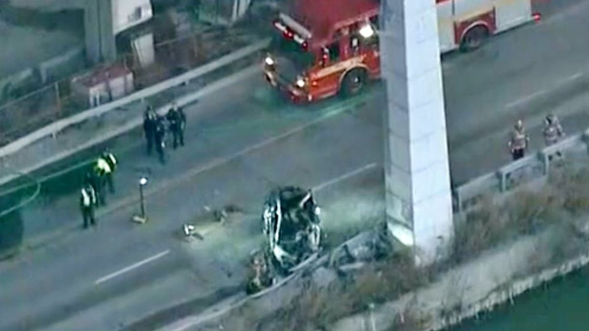 Tesla Y uderzyła w most w Toronto