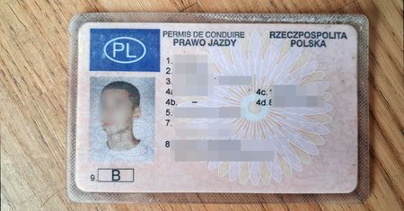 Młodzi się rzucili. Masowo korzystają z nowego przepisu o prawie jazdy