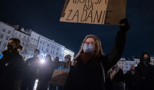 "Protest" to coś więcej niż powieść psychologiczna. Przeczytaj fragment