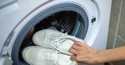 Pierzesz buty w pralce? Te wskazówki warto znać