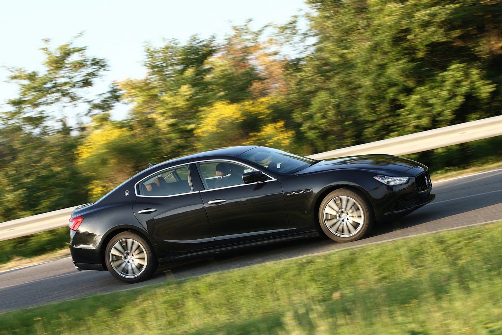 2014 Maserati Ghibli - Włosi wiedzą, co to piękno [galeria] 137