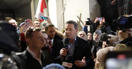 Umowy TVP pod lupą. Wezmą się za Adamczyka?