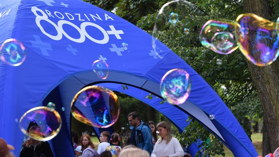 800 plus. Kiedy wypłata, wniosek, dla kogo. Najważniejsze informacje