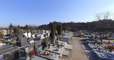 Makabryczne odkrycie w Rawiczu. Na cmentarzu leżały zwłoki