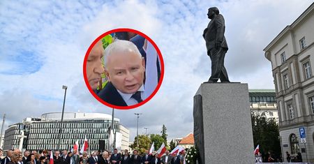 Nerwowo na miesięcznicy. Kaczyński zwyzywał aktywistę