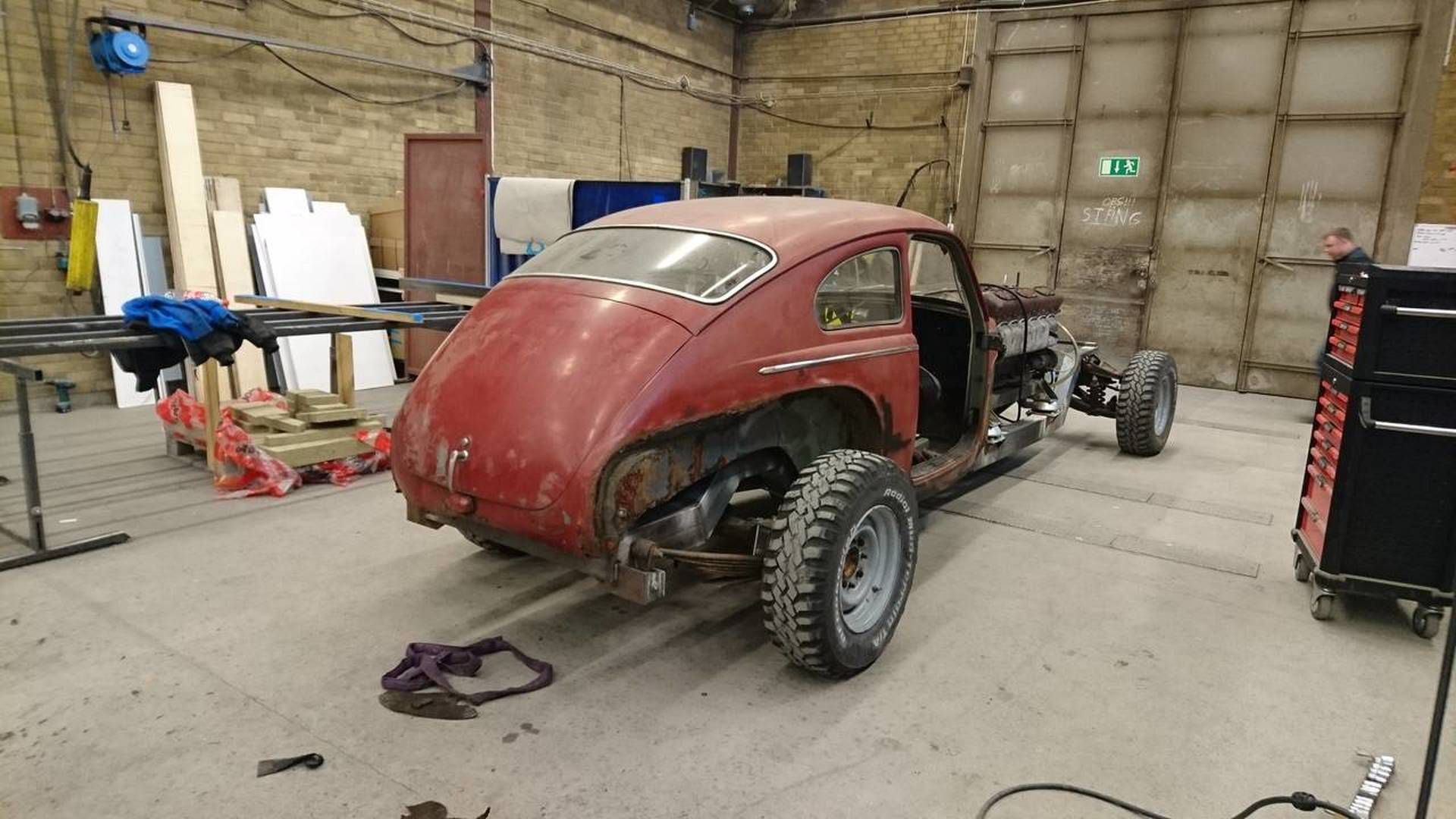 Volvo PV544 z silnikiem z czołgu