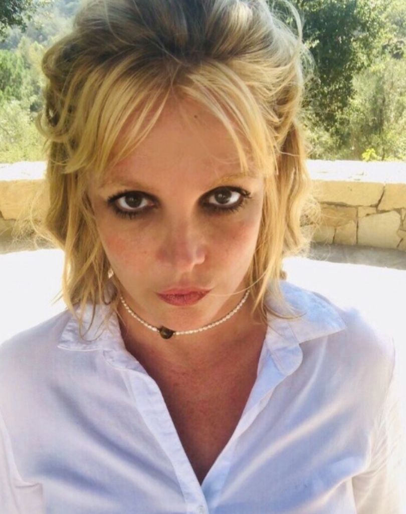 Fani Britney Spears szukają sekretnych wiadomości od wokalistki na planszy do gry w Scrabble