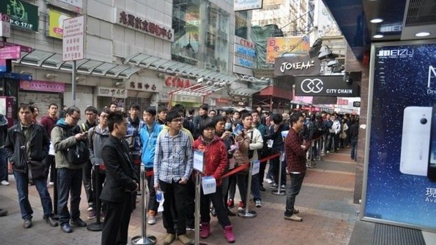 Premiera Meizu MX - wielkie kolejki za chińską "podróbką" iPhone'a 1