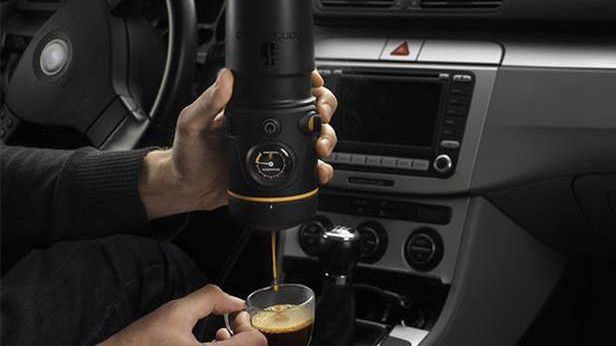 Ciśnieniowy ekspres do kawy Handspresso Auto - idealny gadżet dla kierowcy 1