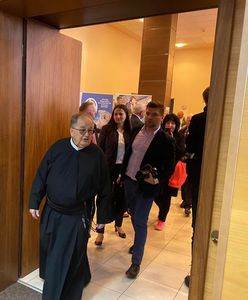 Spięcie Rydzyka z TVN, jest nagranie. Na sali gromkie brawa