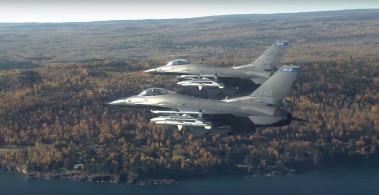 USA oddadzą Bułgarii dwa używane myśliwce F-16