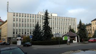 Lekarz-rekordzista w krakowskim szpitalu. Zarabia 15 razy więcej od innych