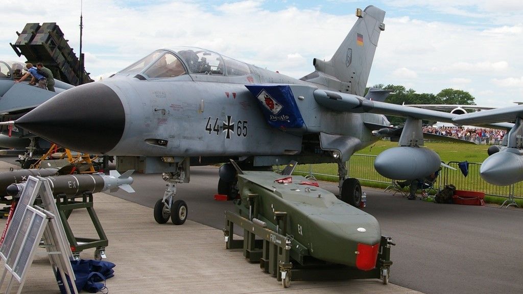 Największym użytkownikiem pocisków Taurus KEPD 350 są Niemcy, którzy mają około 600 pocisków zintegrowanych z samolotami Eurofighter i Tornado