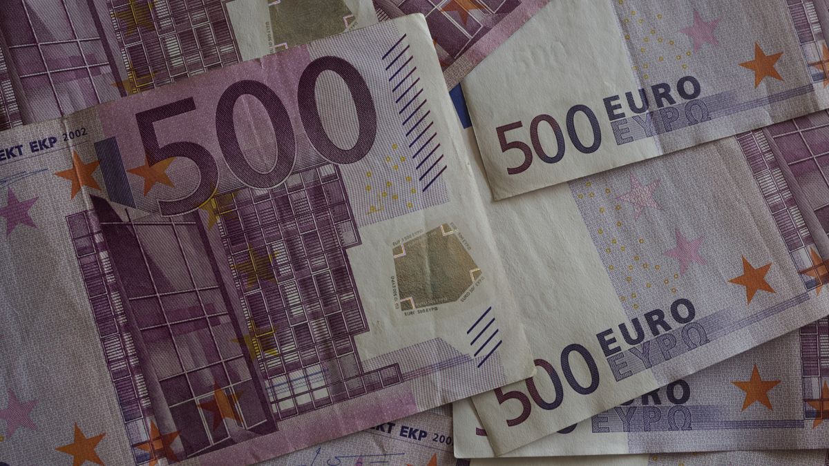 LISBON, PORTUGAL - FEBRUARY 19: In this photo illustration five hundred euros banknotes are on display on February 19, 2023, in Lisbon, Portugal. According to the Bank of Portugal (BdP) it is illegal to be asked for identification when trying to make a payment with 100, 200 or 500 euro banknotes. Banco de Portugal indicates in an answer in frequently asked questions on its official website that "procedures of this kind are contrary to the legal tender of the euro banknote and jeopardize the confidence of the public in the banknotes in circulation." Banco de Portugal also clarifies that "as a rule, euro banknotes and coins must be accepted in all transactions, whatever their nature", which means that the "creditor has a duty to accept any type of banknote or coin and, as a general rule, cannot refuse it." In case of refusal or attempt to identify the person trying to pay using euro banknotes BdP indicates that "you should inform Banco de Portugal if you are confronted with situations of this nature". (Photo Illustration by Horacio Villalobos#Corbis/Corbis via Getty Images)