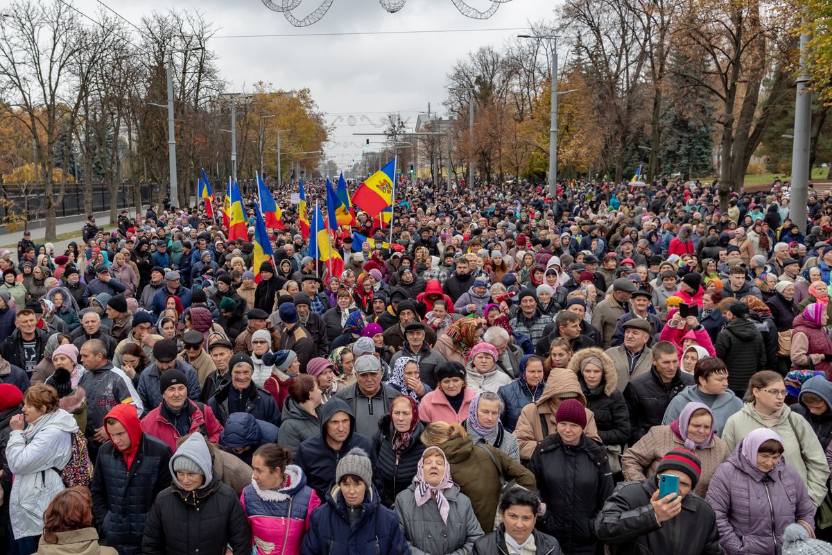 Kilka tysięcy demonstrantów 13 listopada preszło ulicami Kiszyniowa w proteście przeciw prozachodniej władzy i sytuacji gospodarczej