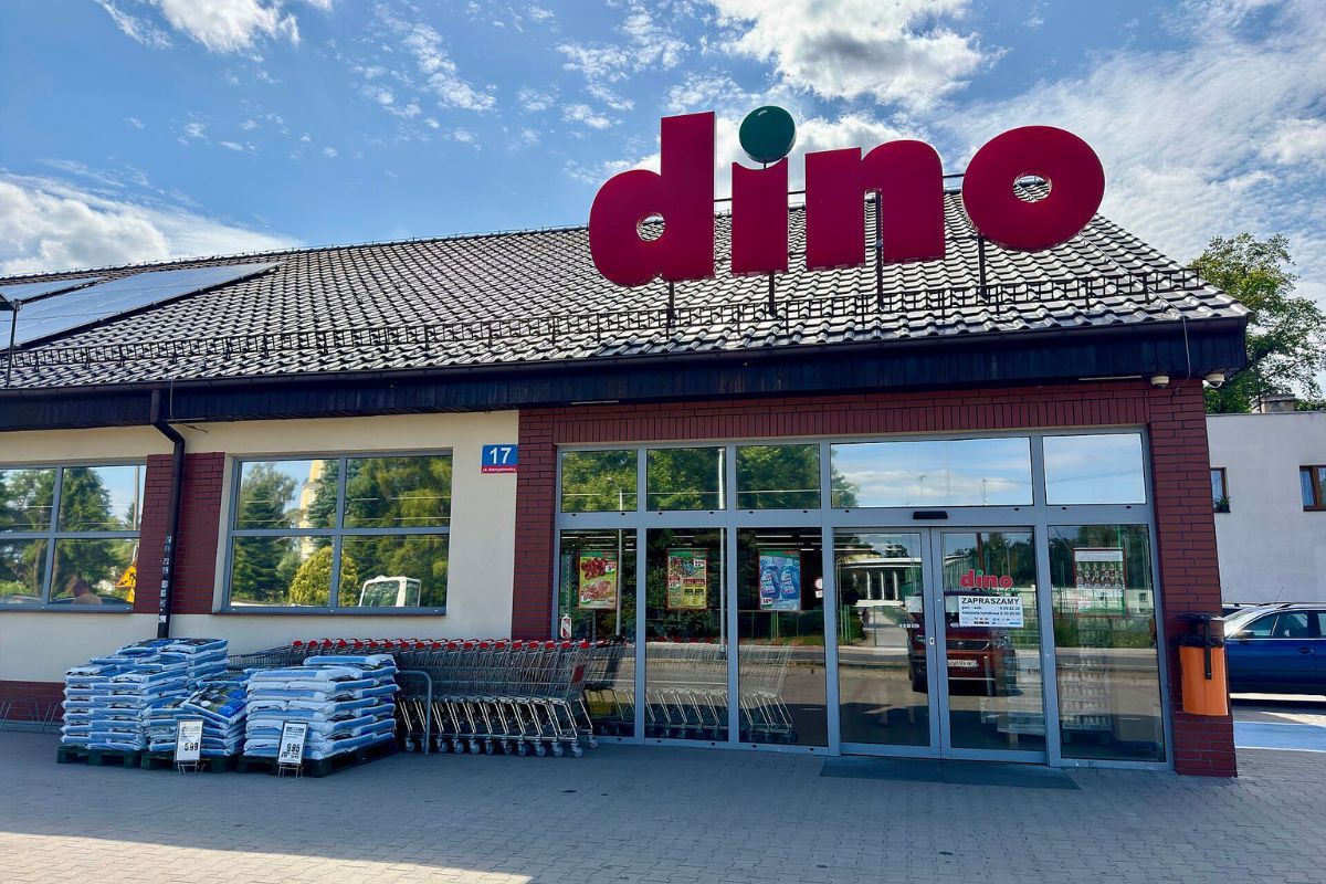 Wyłożyli na półki w Dino. 89,99 zł za paczkę. Klienci kupują na zapas